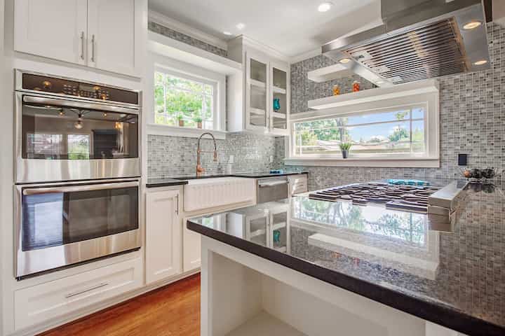 Hire kitchen refurbishment & appliances contractors in Plymouth, Minnesota. Our expert fitters do extensions, design & installation.